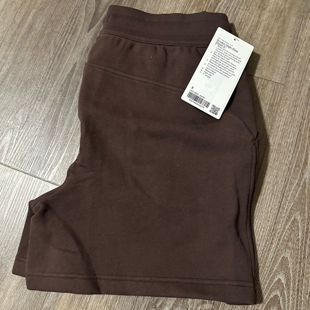 Lululemon Scuba 5” Shorts. Tag removed. Worn once, don’t really like the fit